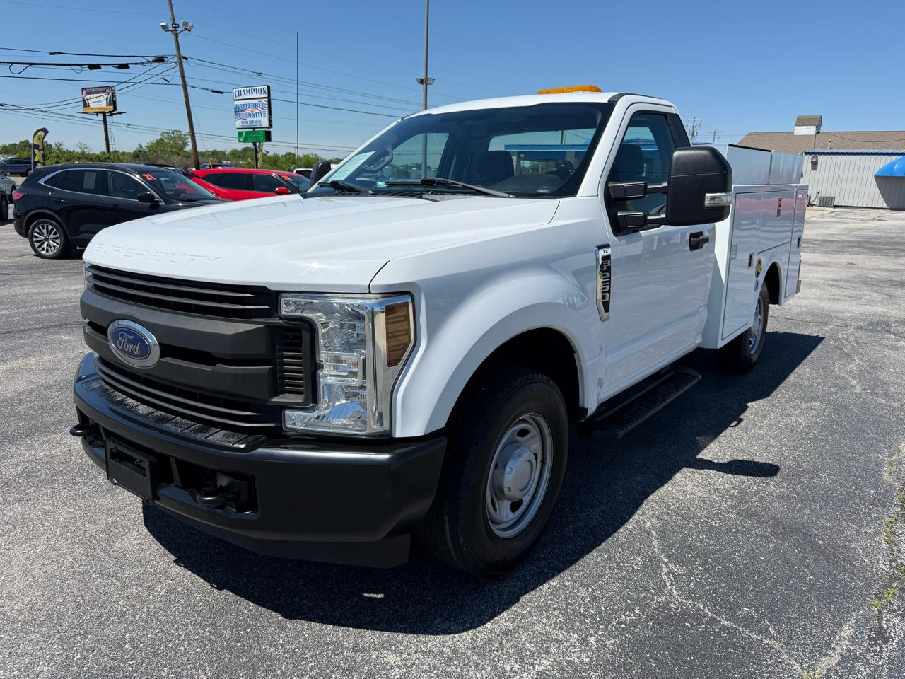 Ford Super Duty F-250 SRW XLT 2WD Reg Cab 8' Box 2018