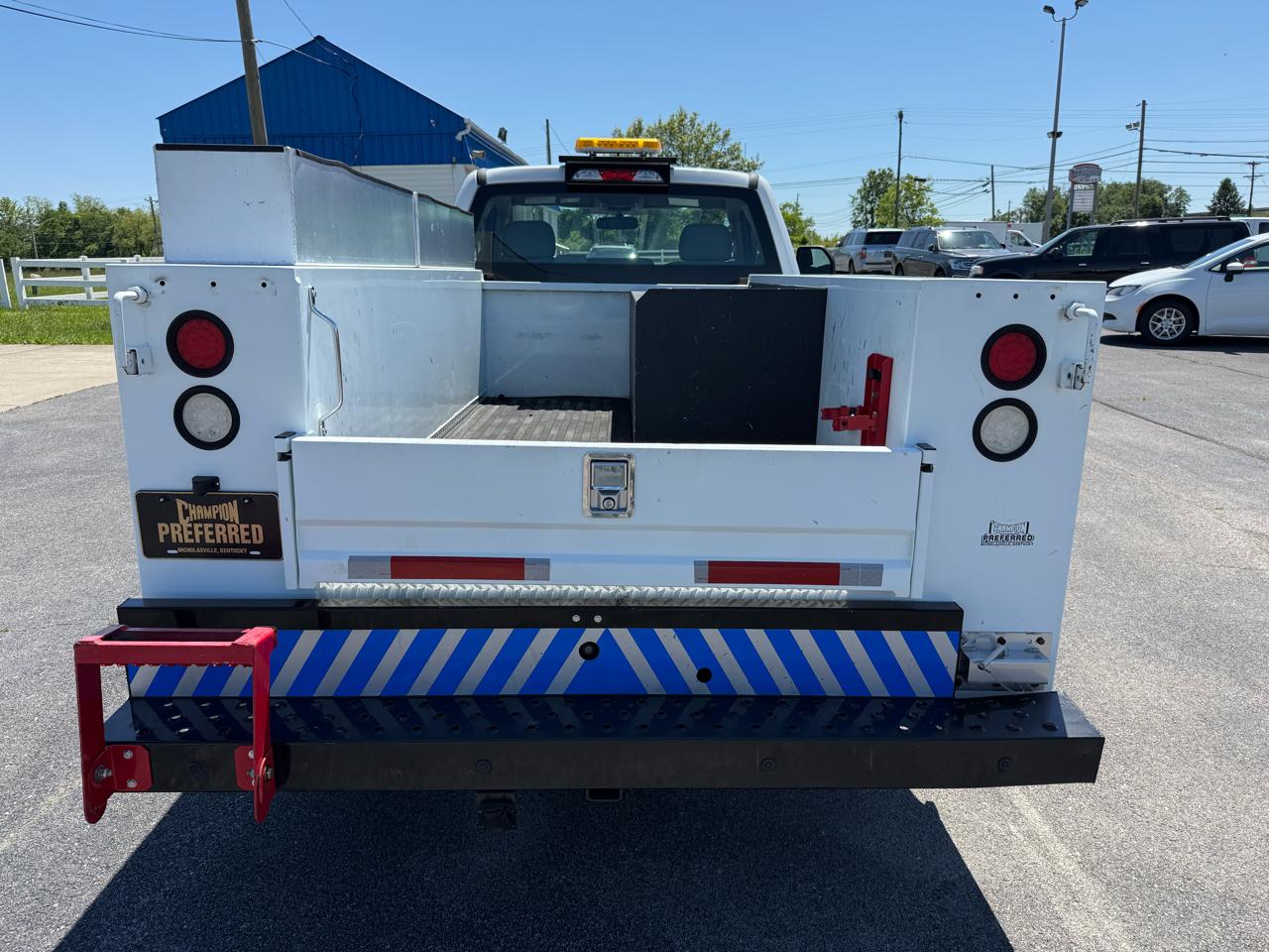 Ford Super Duty F-250 SRW XLT 2WD Reg Cab 8' Box 2018