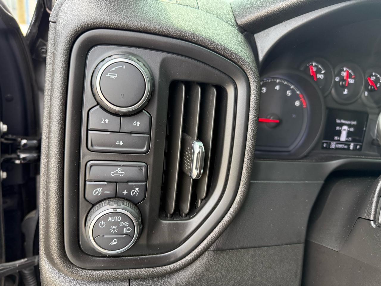 Chevrolet Silverado 2500HD 4WD Crew Cab 159" Custom 2021