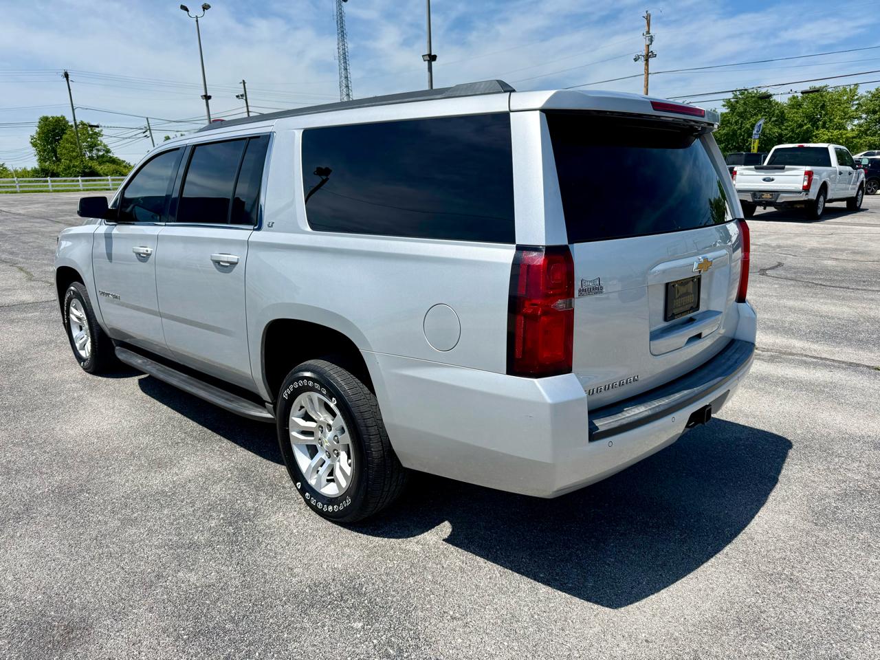 Chevrolet Suburban 2WD 4dr 1500 LT 2016