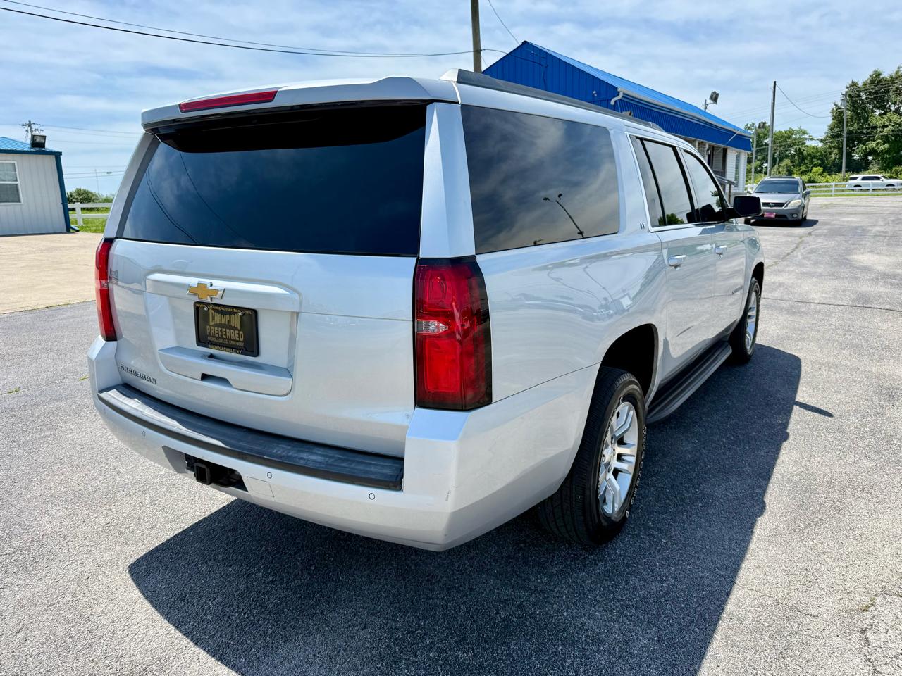 Chevrolet Suburban 2WD 4dr 1500 LT 2016