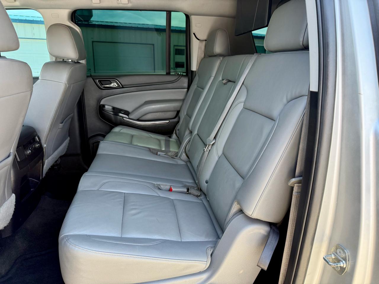 Chevrolet Suburban 2WD 4dr 1500 LT 2016