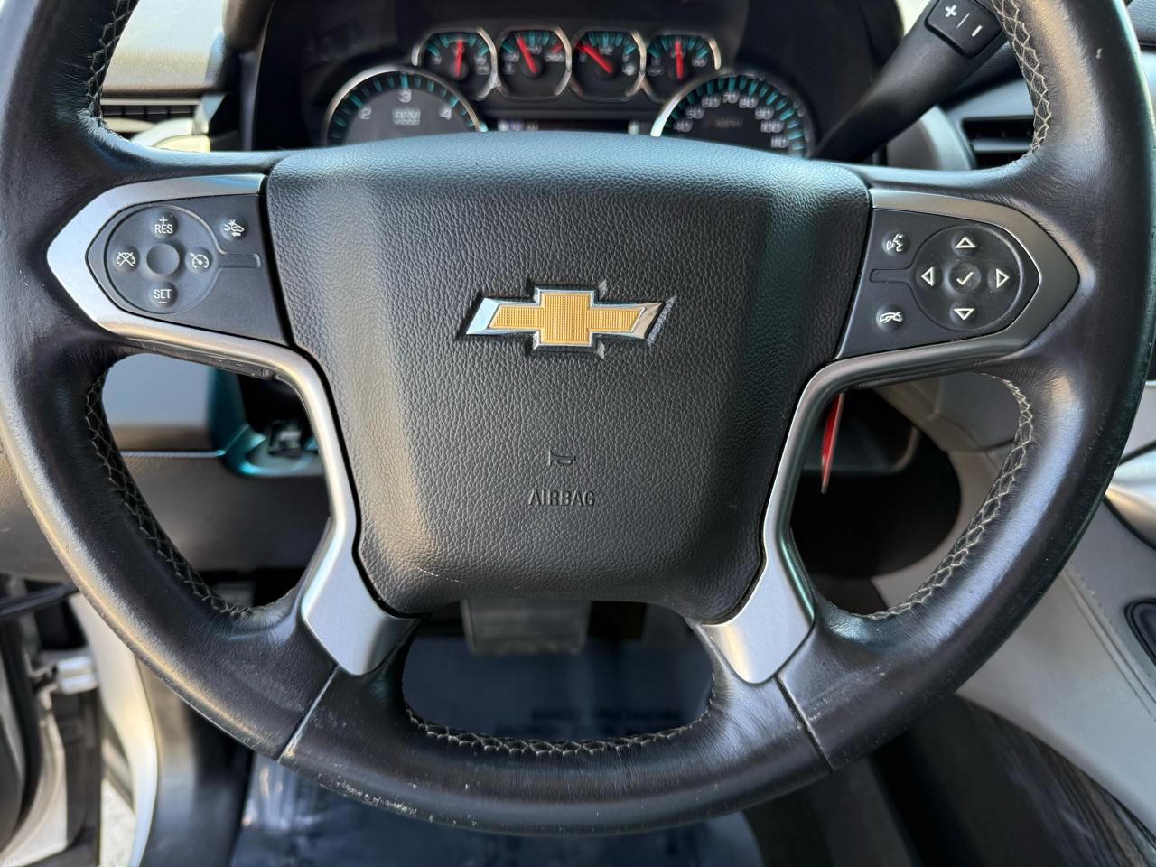 Chevrolet Suburban 2WD 4dr 1500 LT 2016