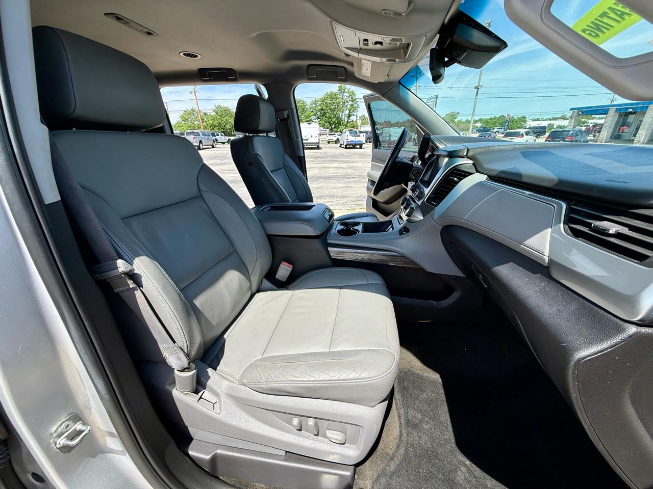 Chevrolet Suburban 2WD 4dr 1500 LT 2016
