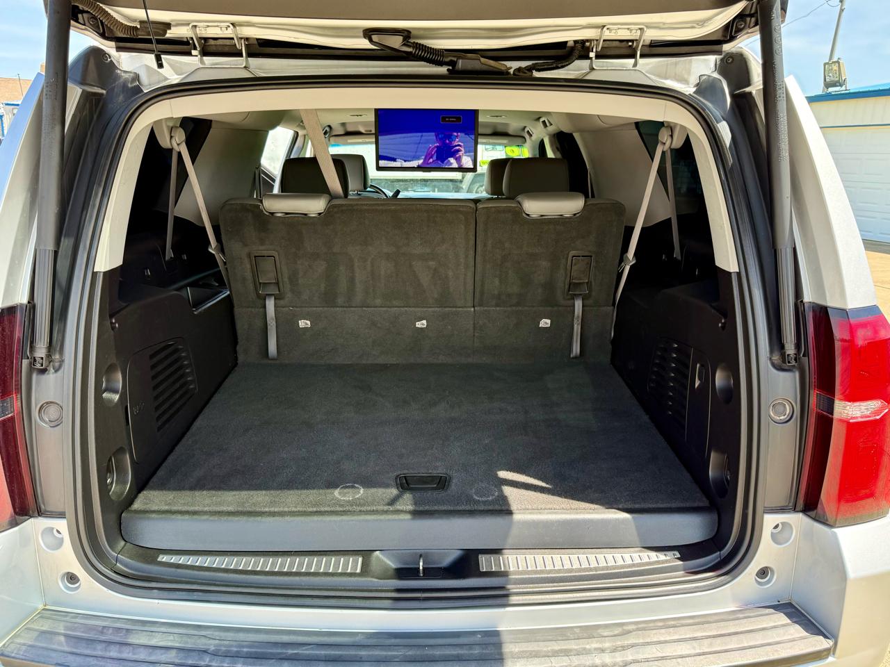 Chevrolet Suburban 2WD 4dr 1500 LT 2016