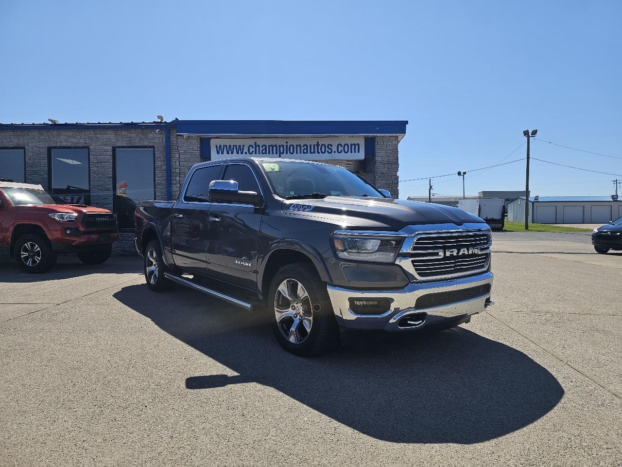 RAM 1500 Laramie 4x4 Crew Cab 5'7" Box 2019