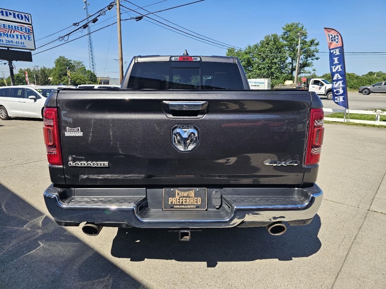 RAM 1500 Laramie 4x4 Crew Cab 5'7" Box 2019