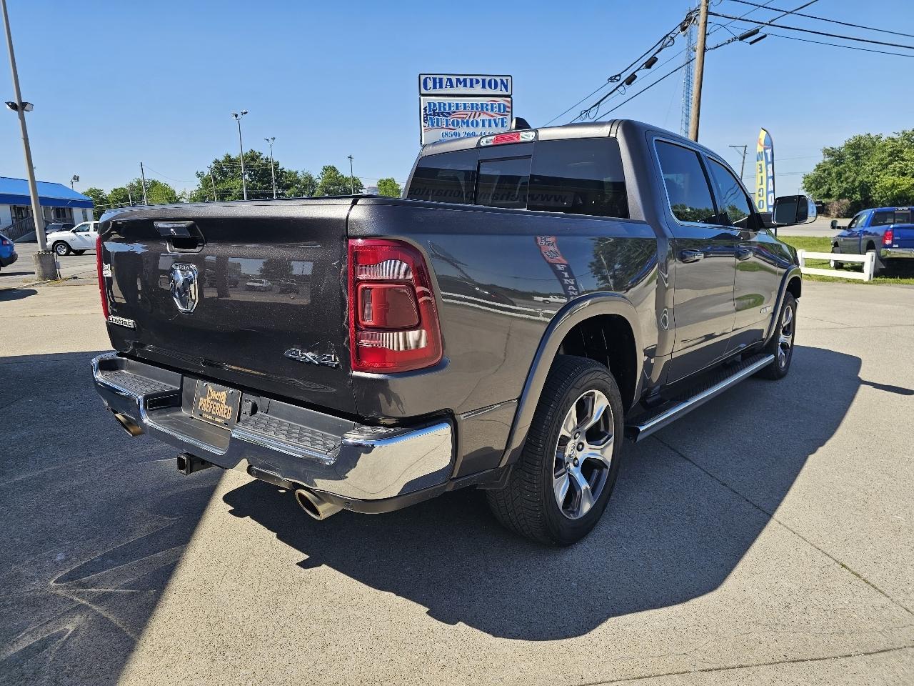 RAM 1500 Laramie 4x4 Crew Cab 5'7" Box 2019