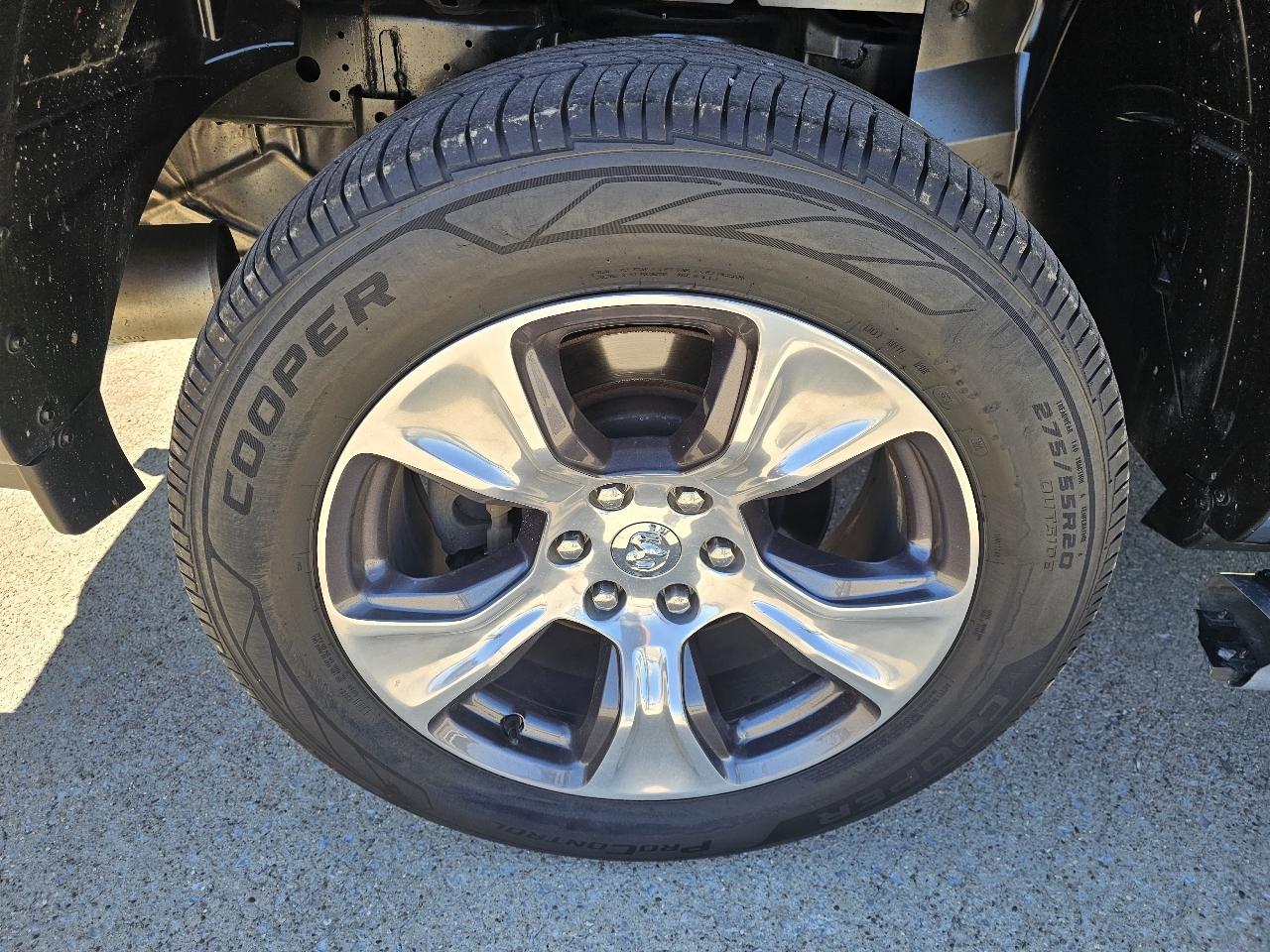 RAM 1500 Laramie 4x4 Crew Cab 5'7" Box 2019