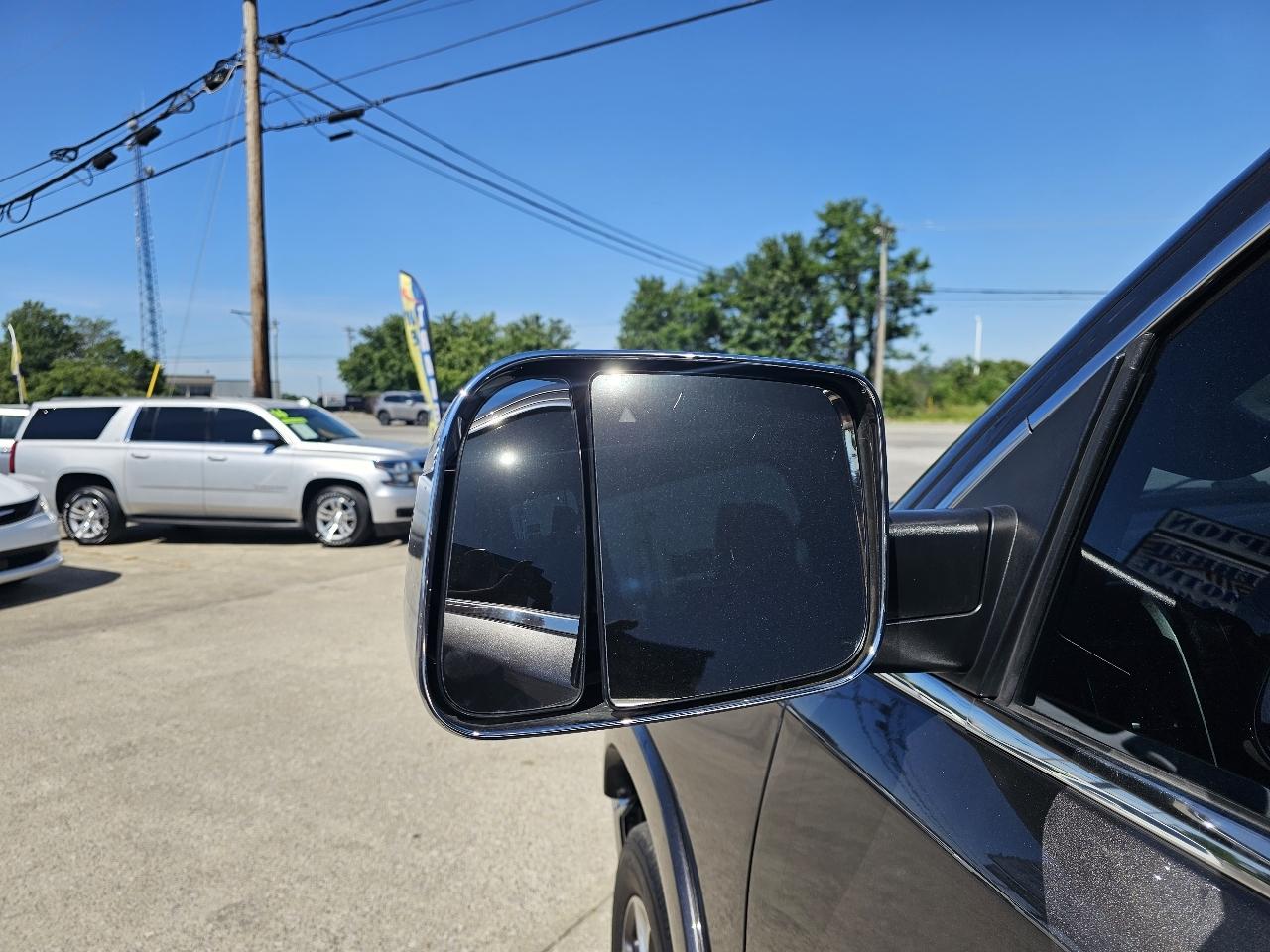 RAM 1500 Laramie 4x4 Crew Cab 5'7" Box 2019
