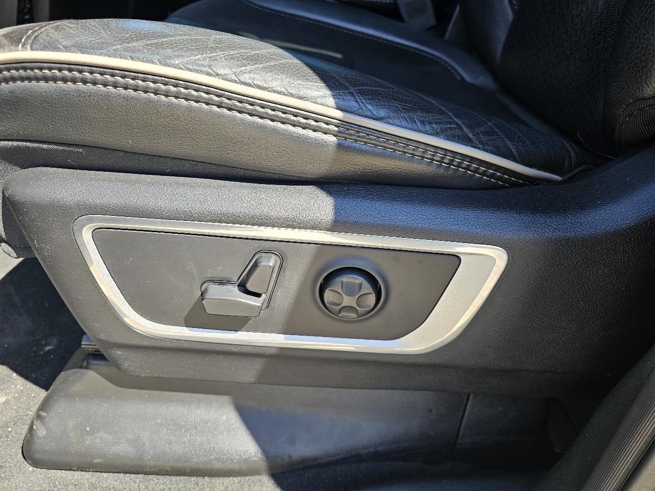 RAM 1500 Laramie 4x4 Crew Cab 5'7" Box 2019