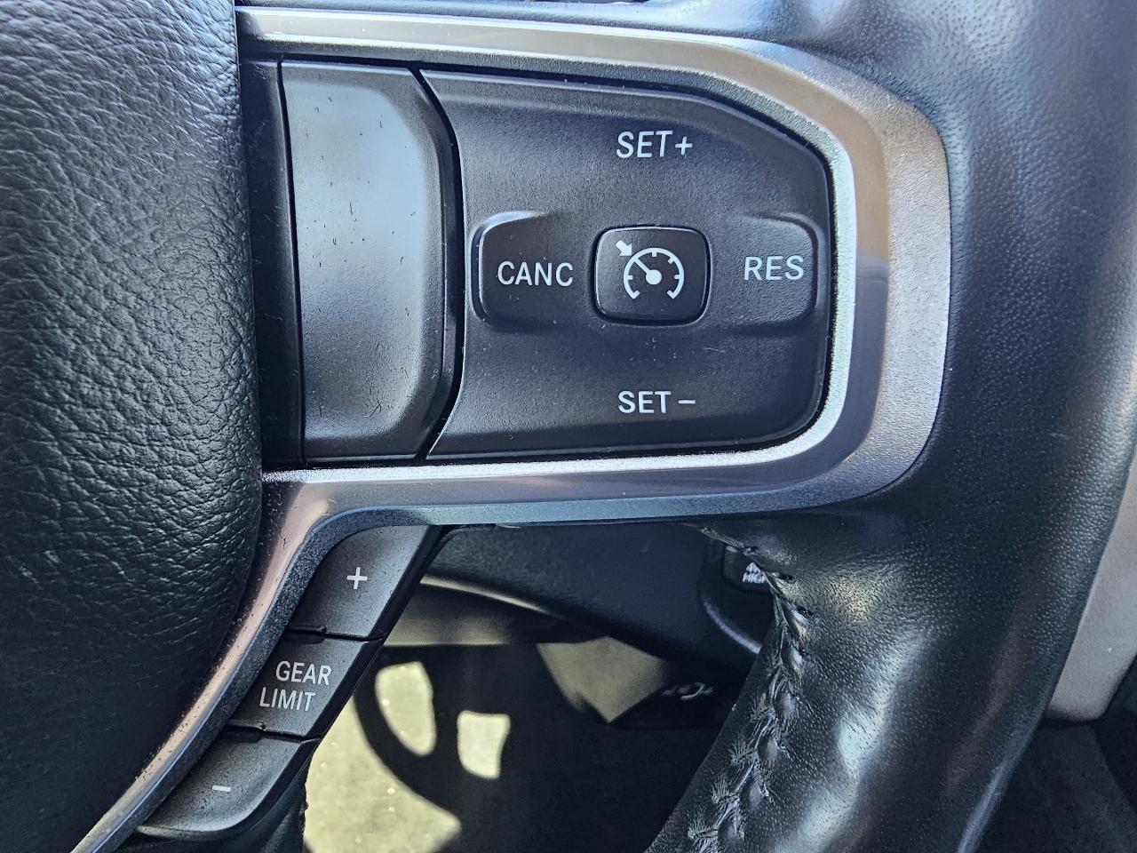RAM 1500 Laramie 4x4 Crew Cab 5'7" Box 2019
