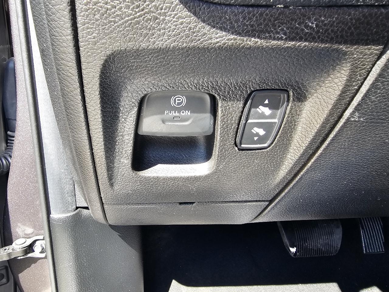 RAM 1500 Laramie 4x4 Crew Cab 5'7" Box 2019