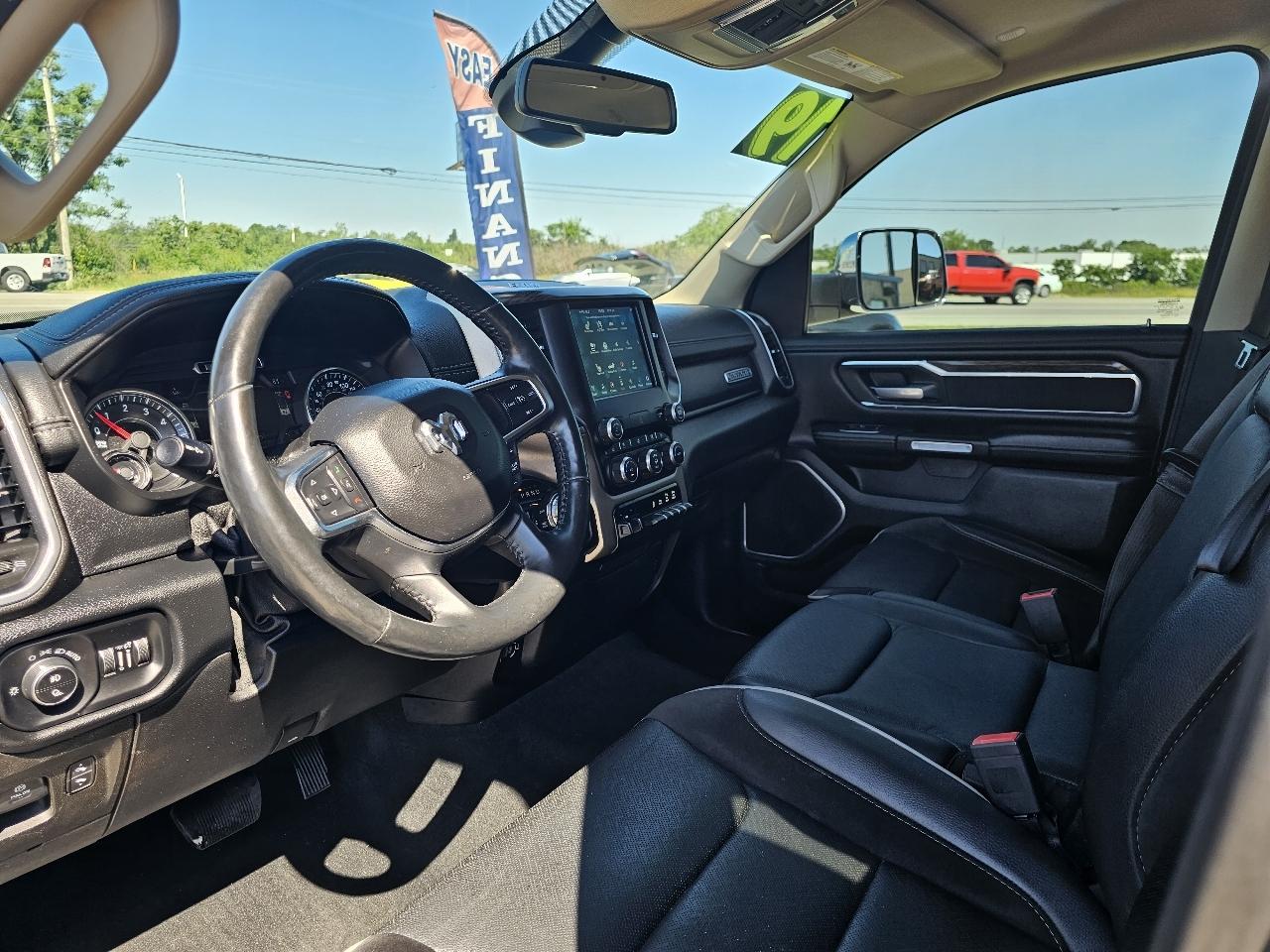 RAM 1500 Laramie 4x4 Crew Cab 5'7" Box 2019