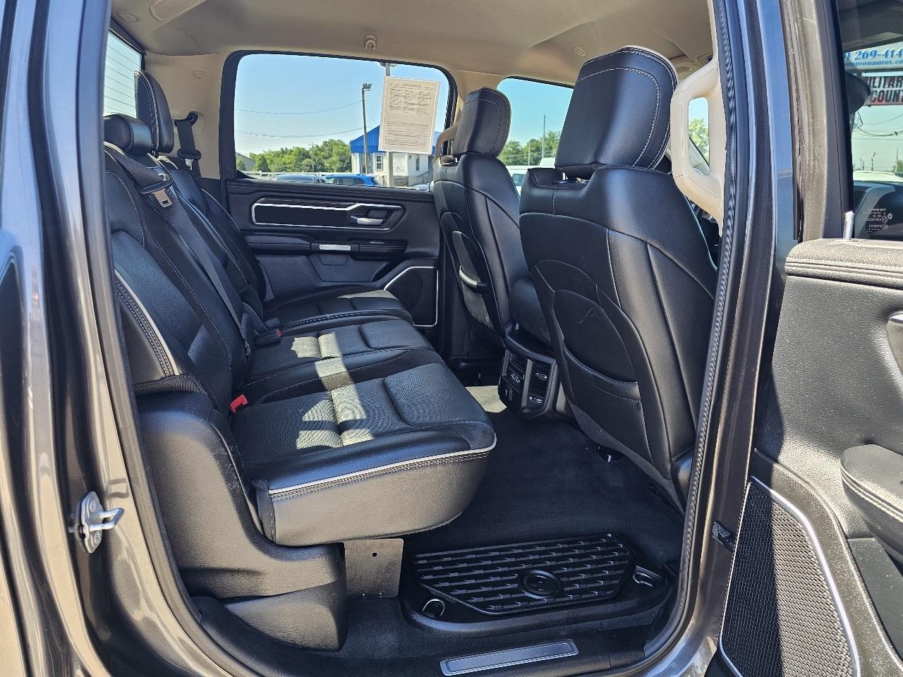 RAM 1500 Laramie 4x4 Crew Cab 5'7" Box 2019