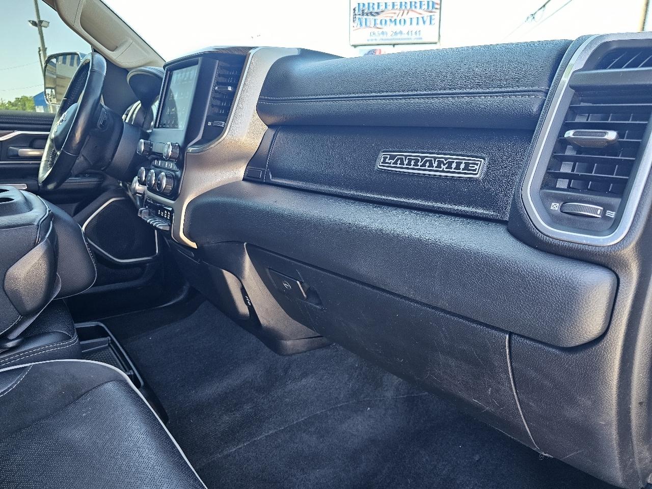 RAM 1500 Laramie 4x4 Crew Cab 5'7" Box 2019