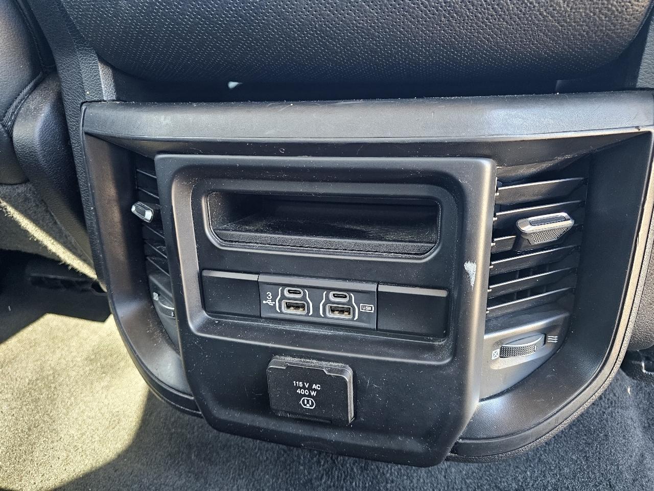 RAM 1500 Laramie 4x4 Crew Cab 5'7" Box 2019
