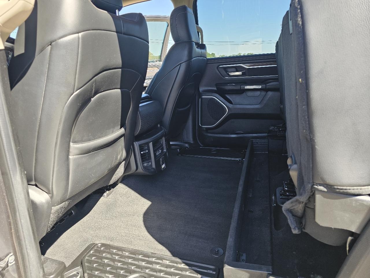 RAM 1500 Laramie 4x4 Crew Cab 5'7" Box 2019