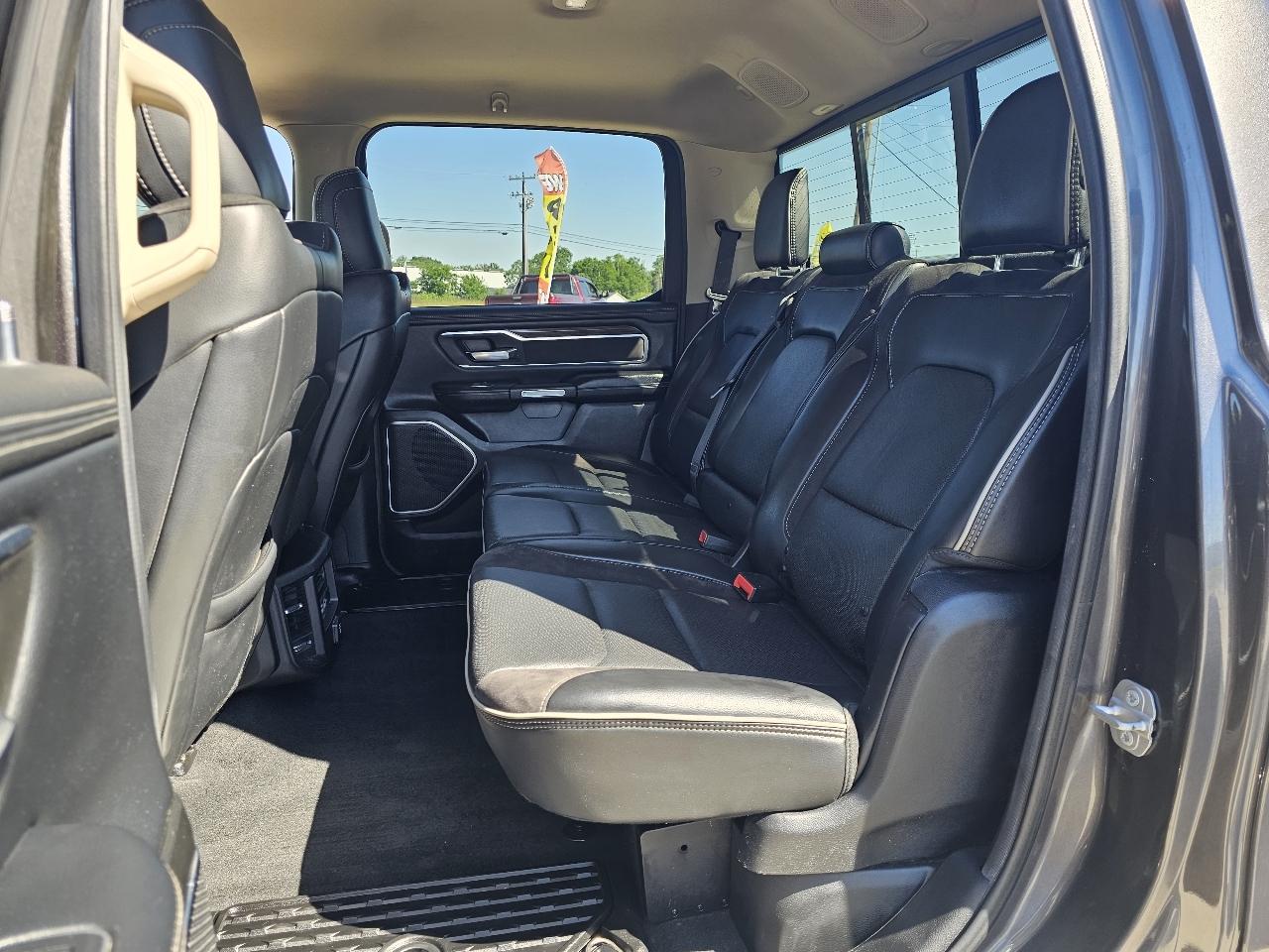 RAM 1500 Laramie 4x4 Crew Cab 5'7" Box 2019