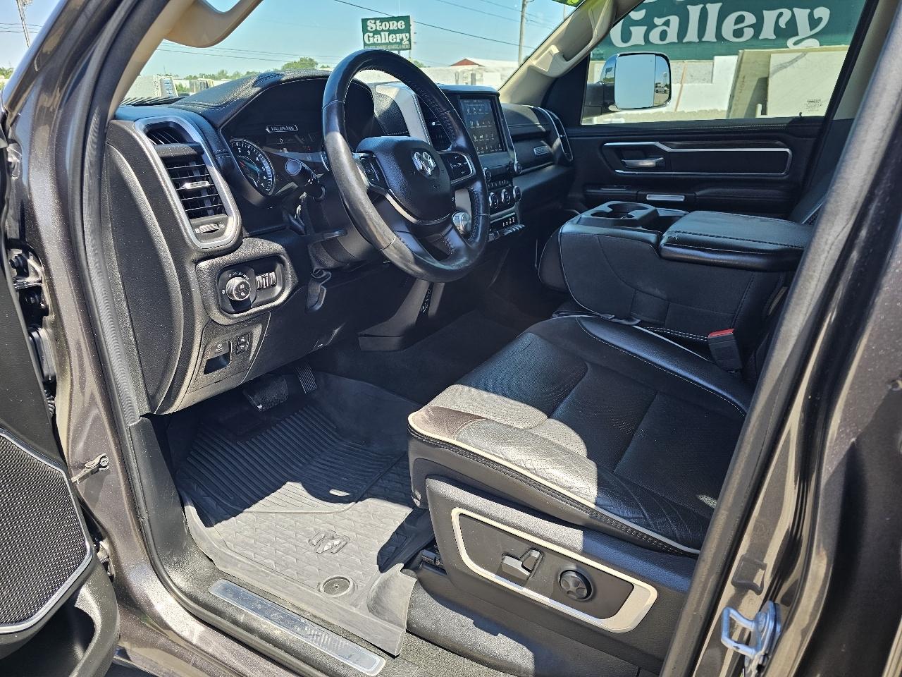 RAM 1500 Laramie 4x4 Crew Cab 5'7" Box 2019