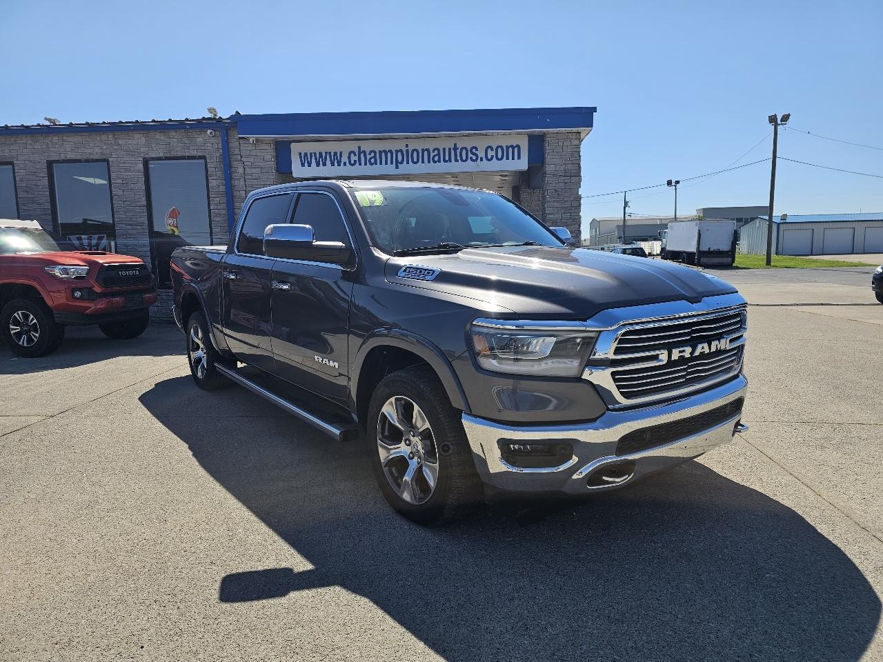 RAM 1500 Laramie 4x4 Crew Cab 5'7" Box 2019