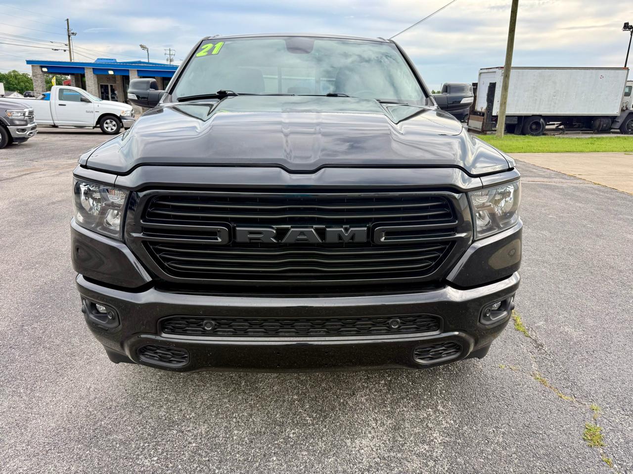 RAM 1500 Big Horn 4x4 Quad Cab 6'4" Box 2021