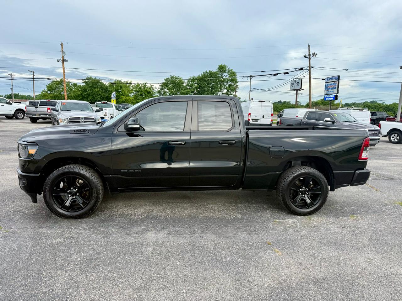 RAM 1500 Big Horn 4x4 Quad Cab 6'4" Box 2021