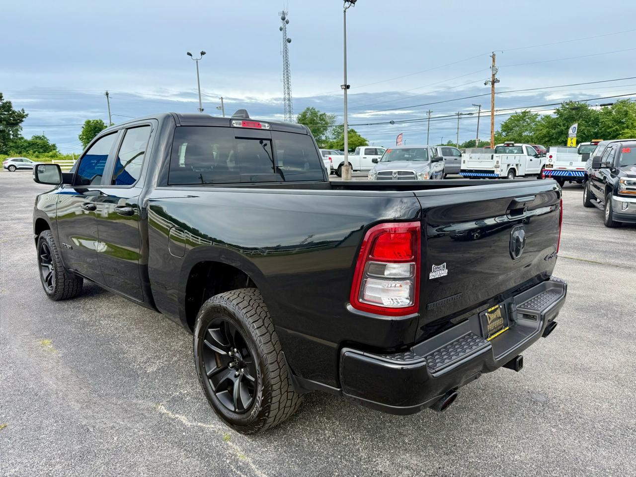 RAM 1500 Big Horn 4x4 Quad Cab 6'4" Box 2021