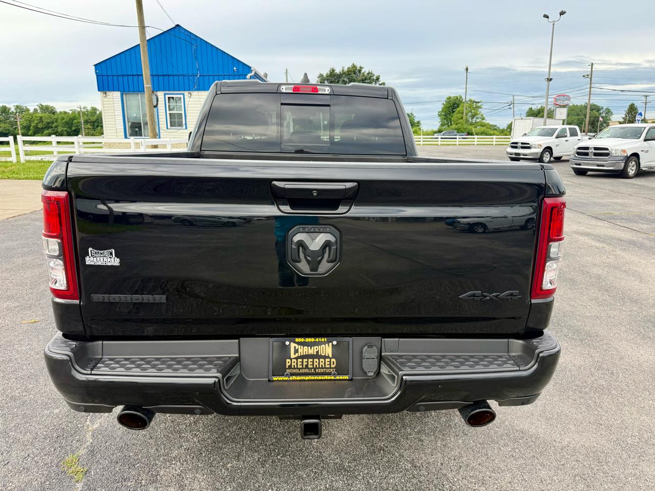 RAM 1500 Big Horn 4x4 Quad Cab 6'4" Box 2021