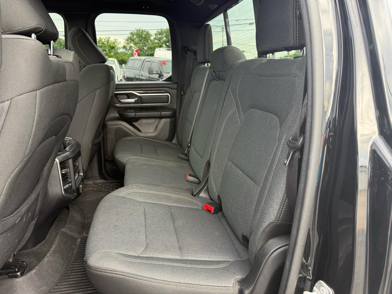 RAM 1500 Big Horn 4x4 Quad Cab 6'4" Box 2021