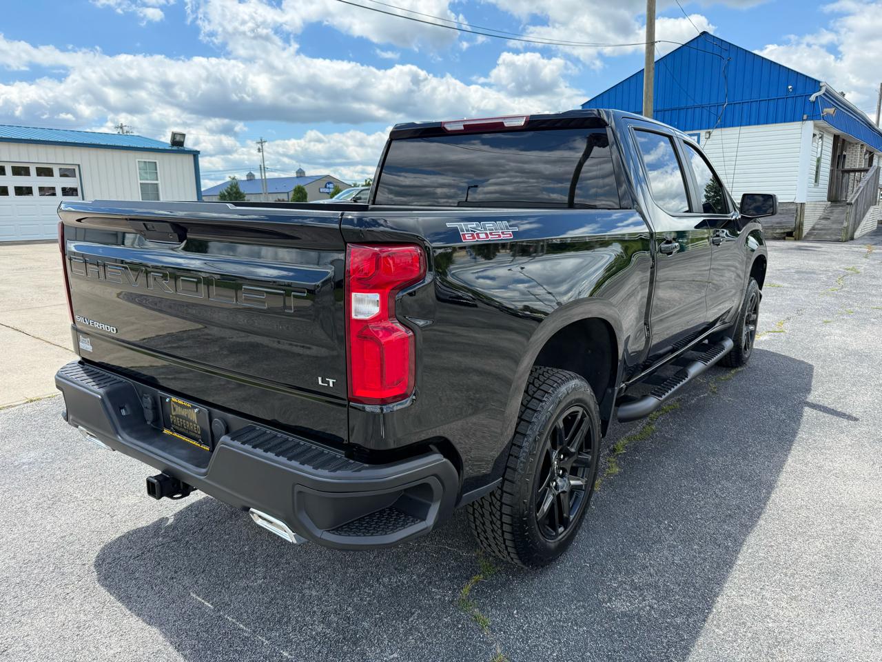 Chevrolet Silverado 1500 LTD 4WD Crew Cab 147" LT Trail Boss 2022