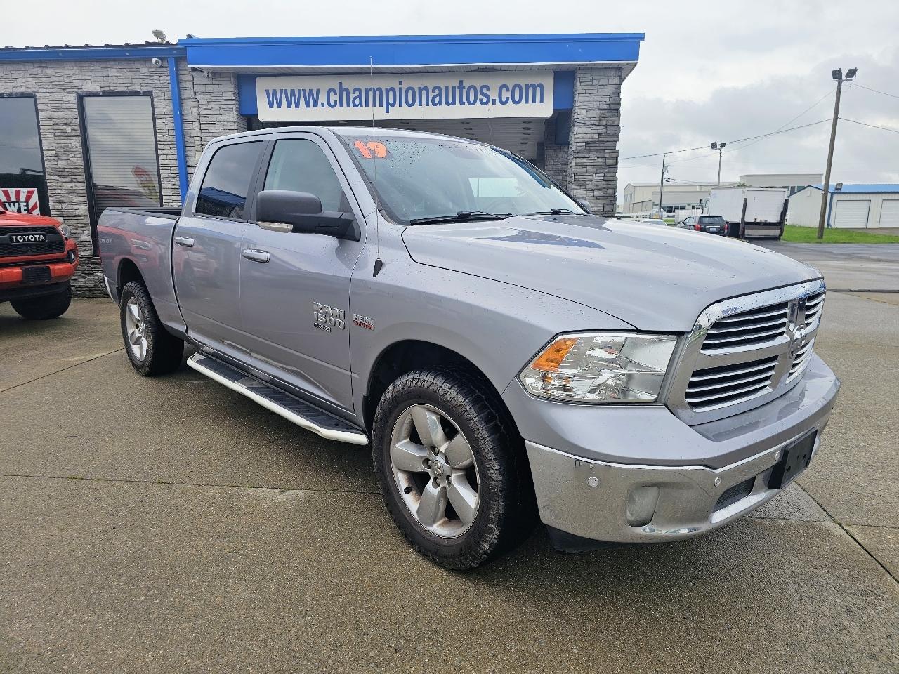 RAM 1500 Classic Big Horn 4x4 Crew Cab 6'4" Box 2019