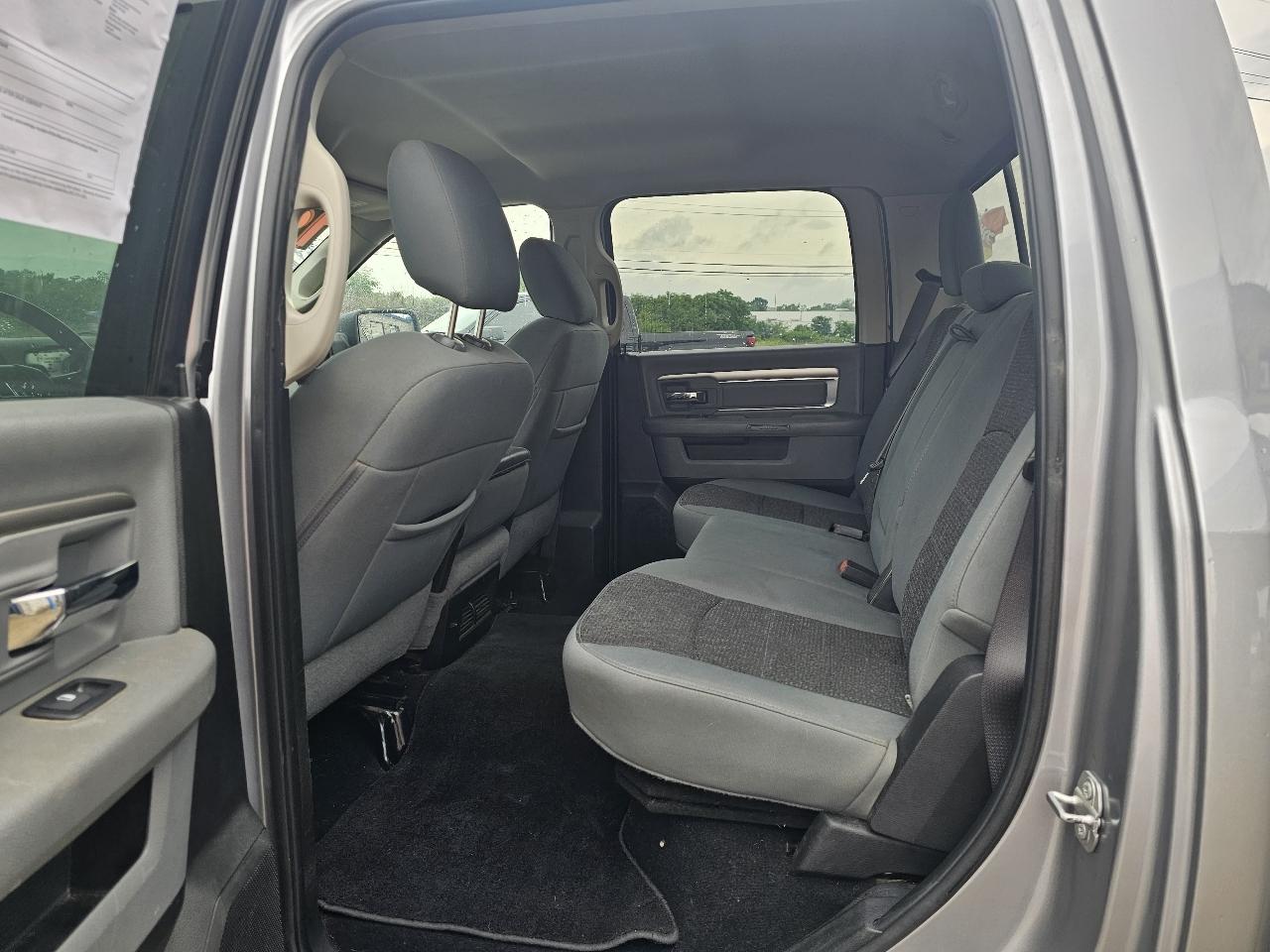 RAM 1500 Classic Big Horn 4x4 Crew Cab 6'4" Box 2019