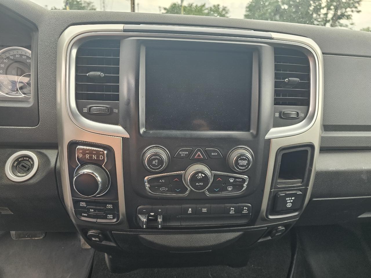 RAM 1500 Classic Big Horn 4x4 Crew Cab 6'4" Box 2019