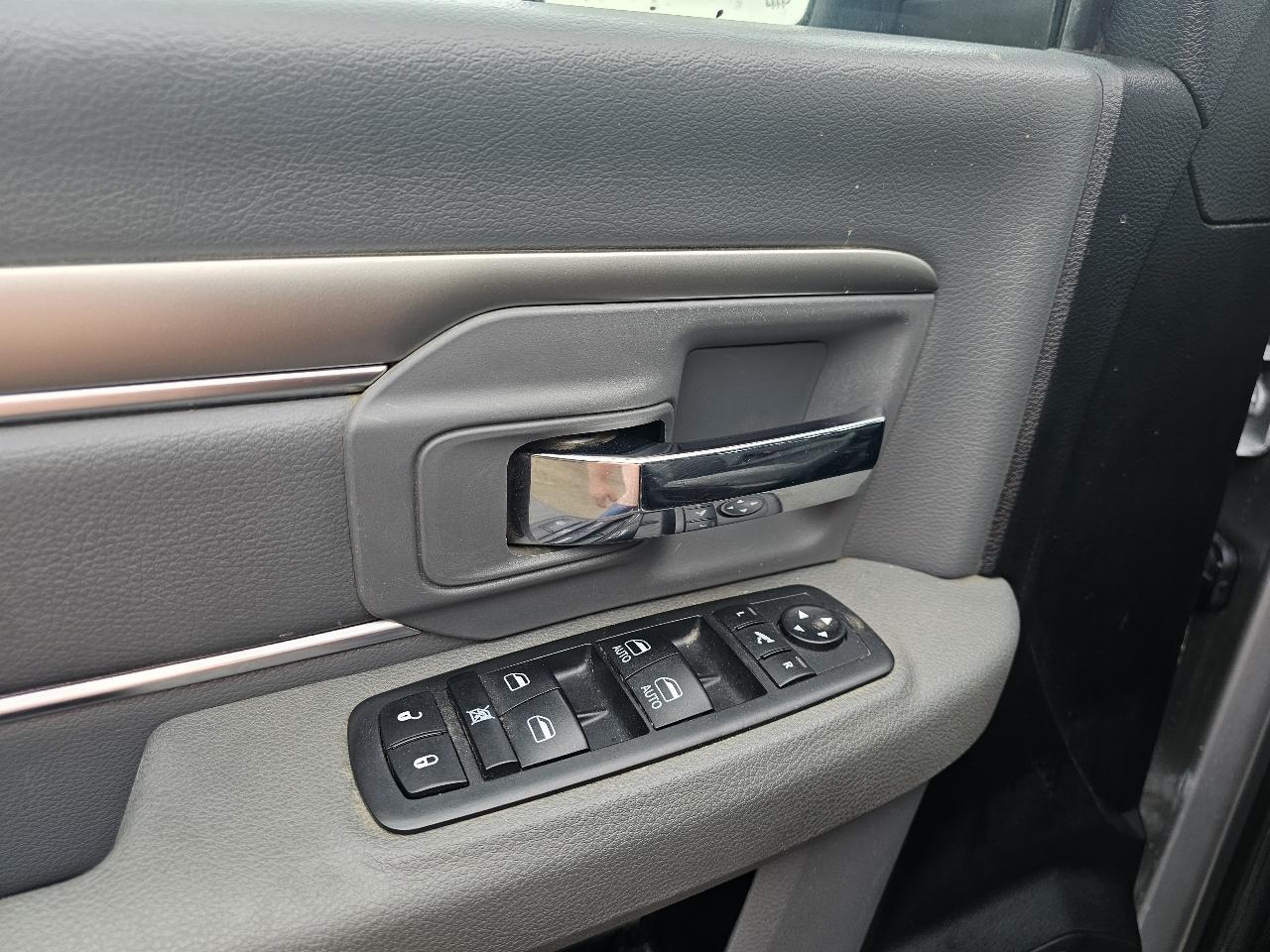 RAM 1500 Classic Big Horn 4x4 Crew Cab 6'4" Box 2019