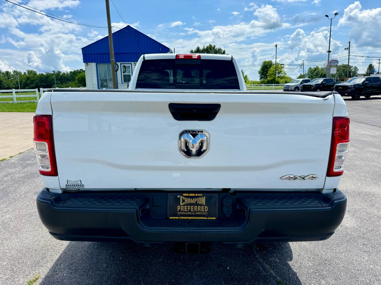 RAM 3500 Tradesman 4x4 Crew Cab 8' Box 2022