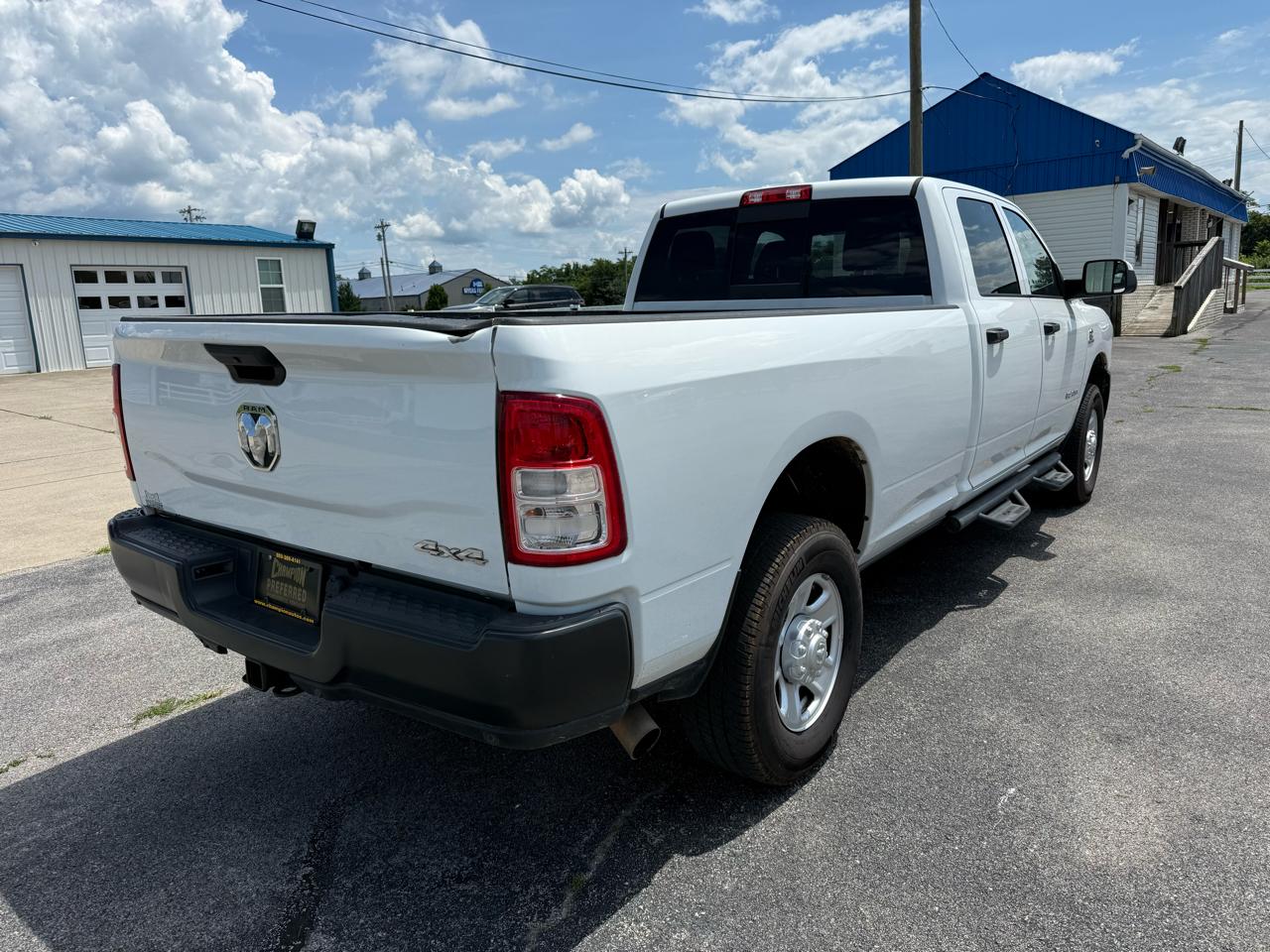 RAM 3500 Tradesman 4x4 Crew Cab 8' Box 2022