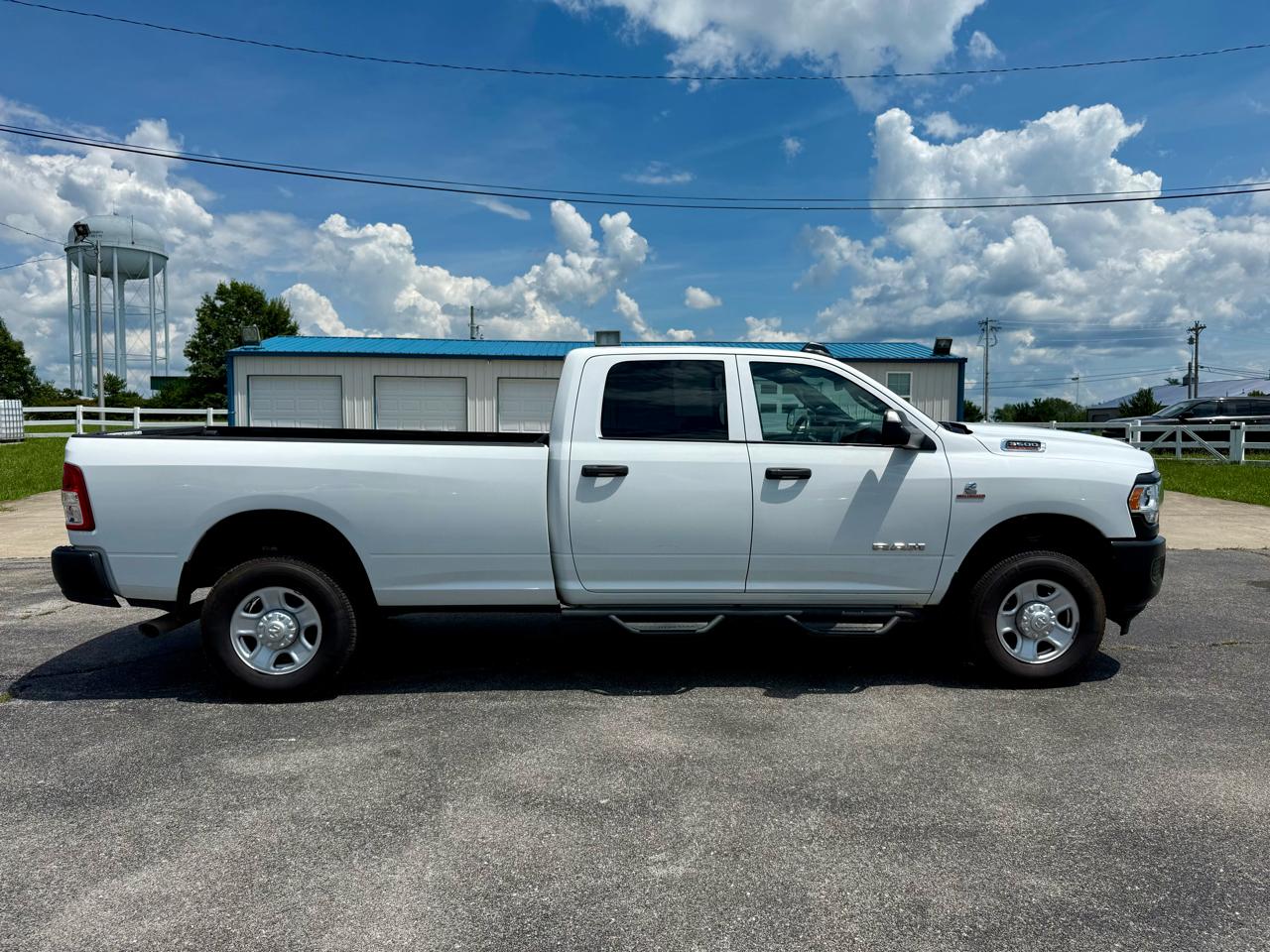 RAM 3500 Tradesman 4x4 Crew Cab 8' Box 2022