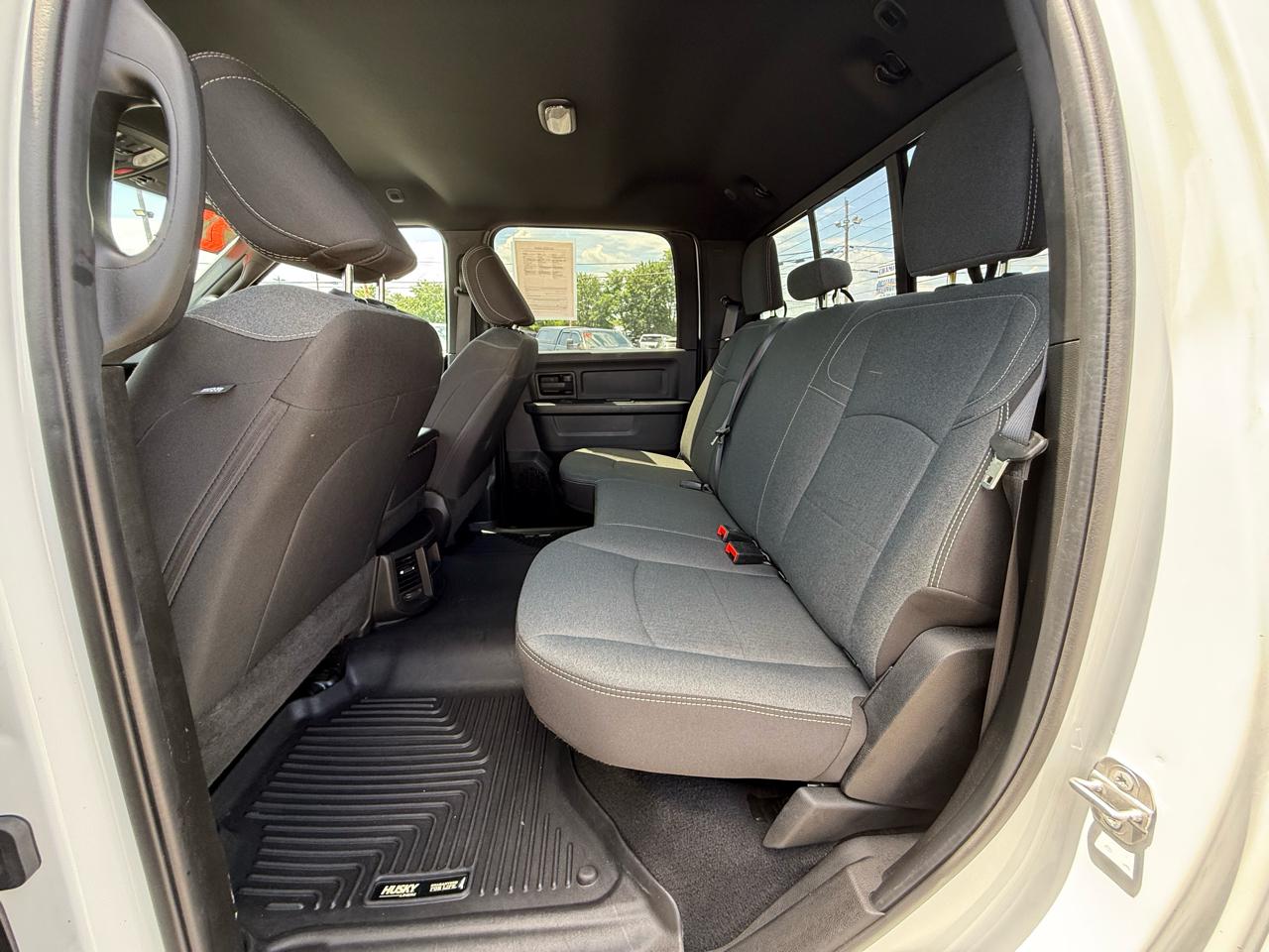 RAM 3500 Tradesman 4x4 Crew Cab 8' Box 2022