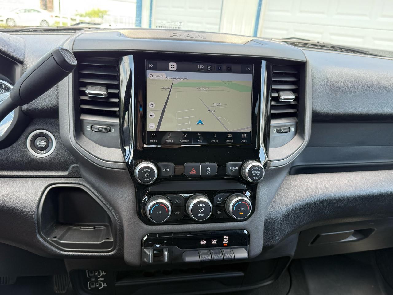 RAM 3500 Tradesman 4x4 Crew Cab 8' Box 2022