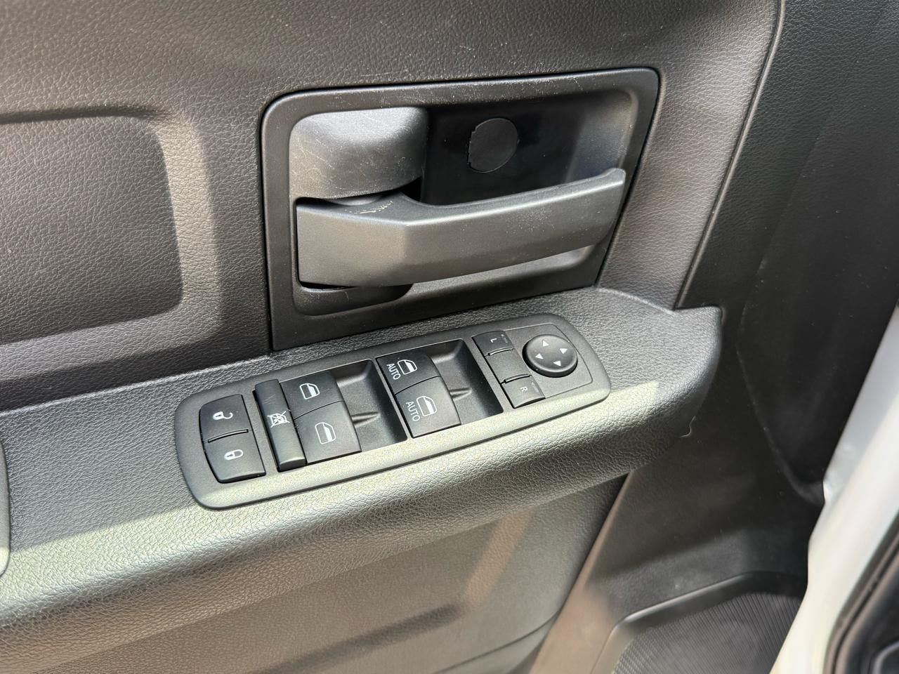RAM 3500 Tradesman 4x4 Crew Cab 8' Box 2022