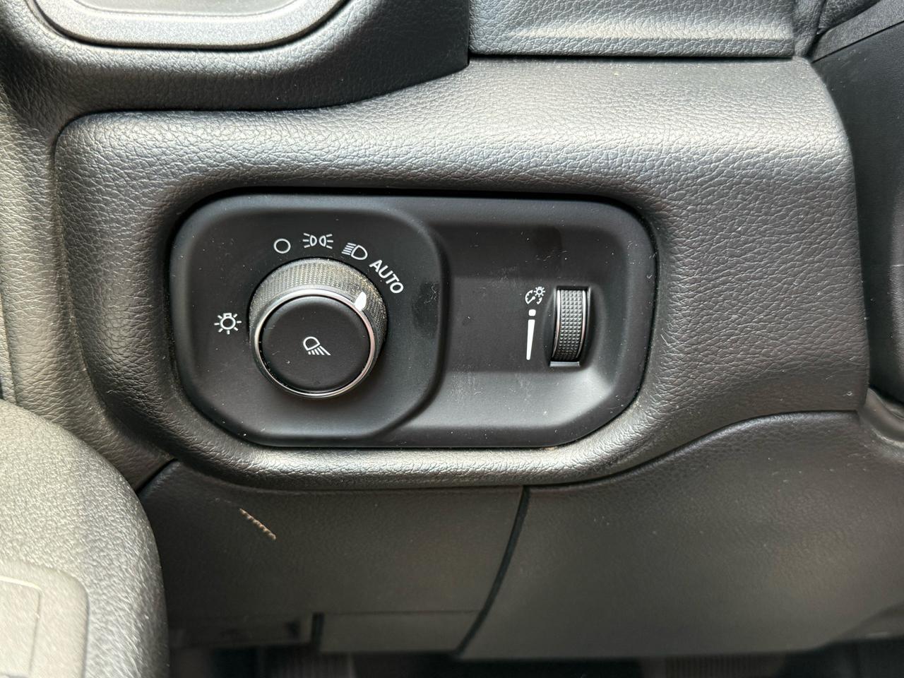 RAM 3500 Tradesman 4x4 Crew Cab 8' Box 2022