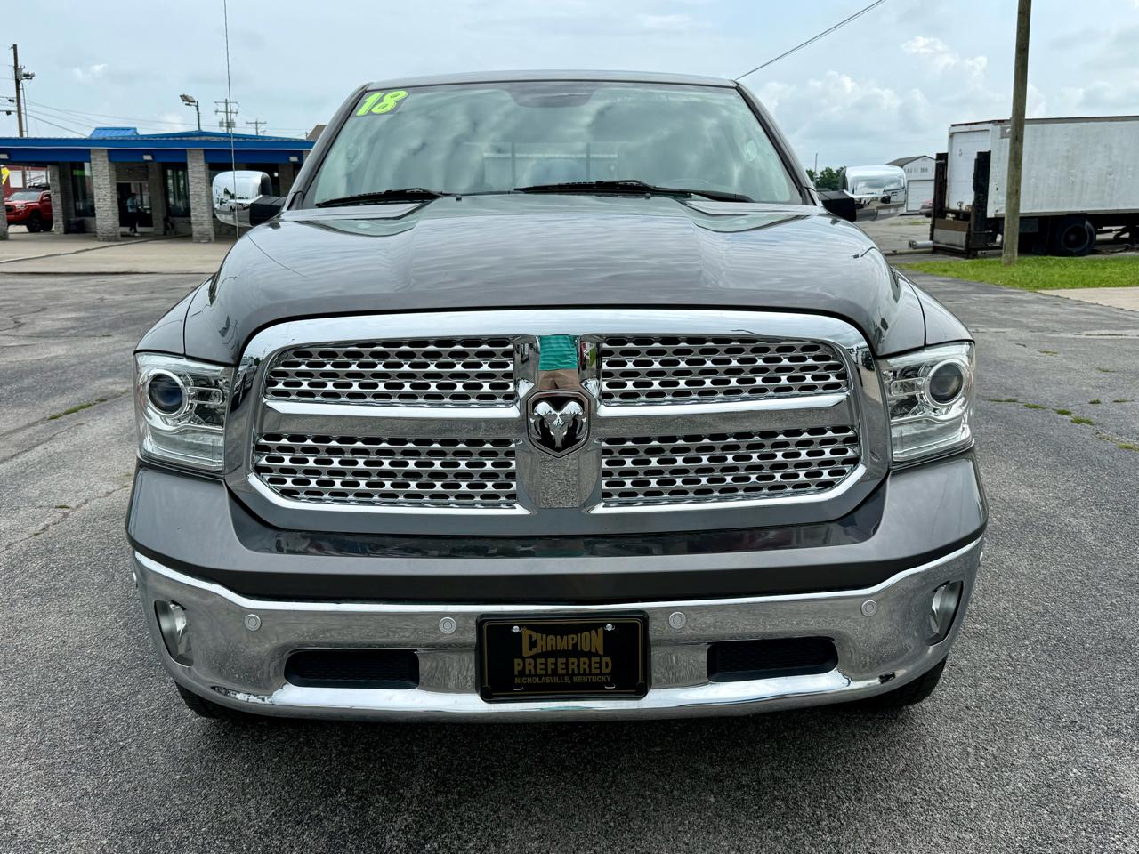 RAM 1500 Laramie 4x4 Crew Cab 5'7" Box 2018