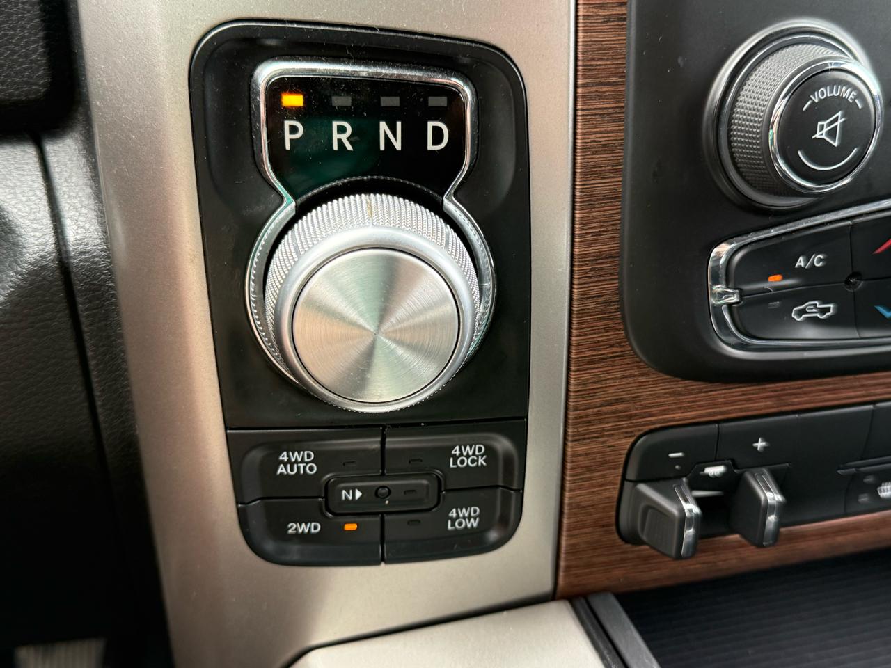 RAM 1500 Laramie 4x4 Crew Cab 5'7" Box 2018