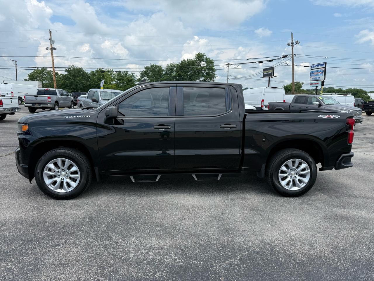 Chevrolet Silverado 1500 4WD Crew Cab 147" Custom 2020
