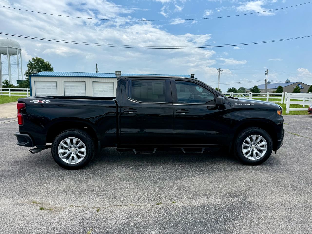 Chevrolet Silverado 1500 4WD Crew Cab 147" Custom 2020
