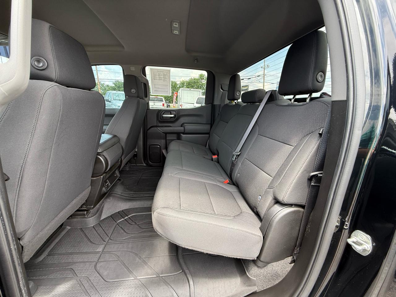 Chevrolet Silverado 1500 4WD Crew Cab 147" Custom 2020