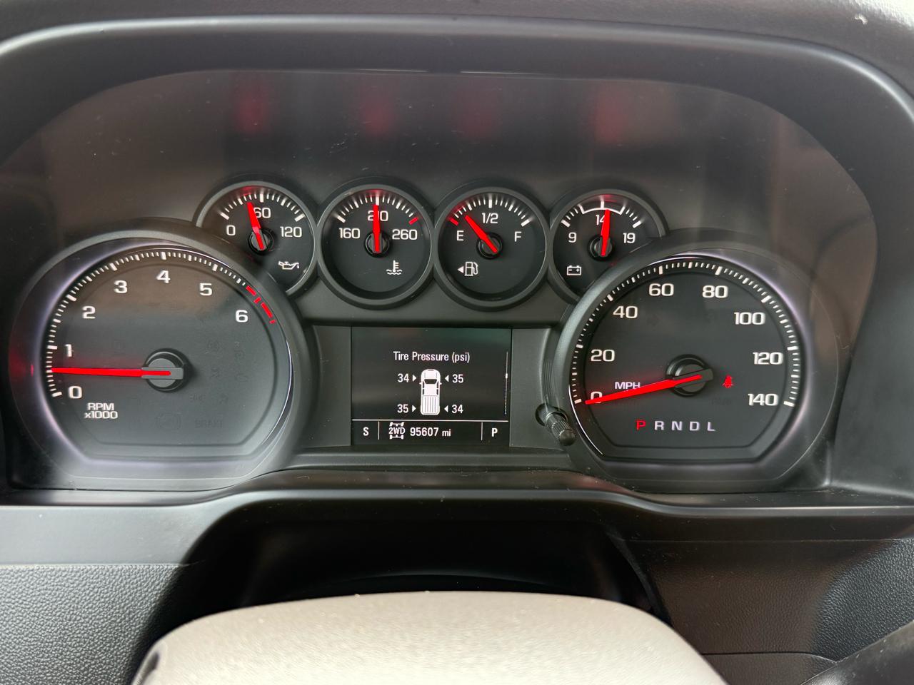 Chevrolet Silverado 1500 4WD Crew Cab 147" Custom 2020