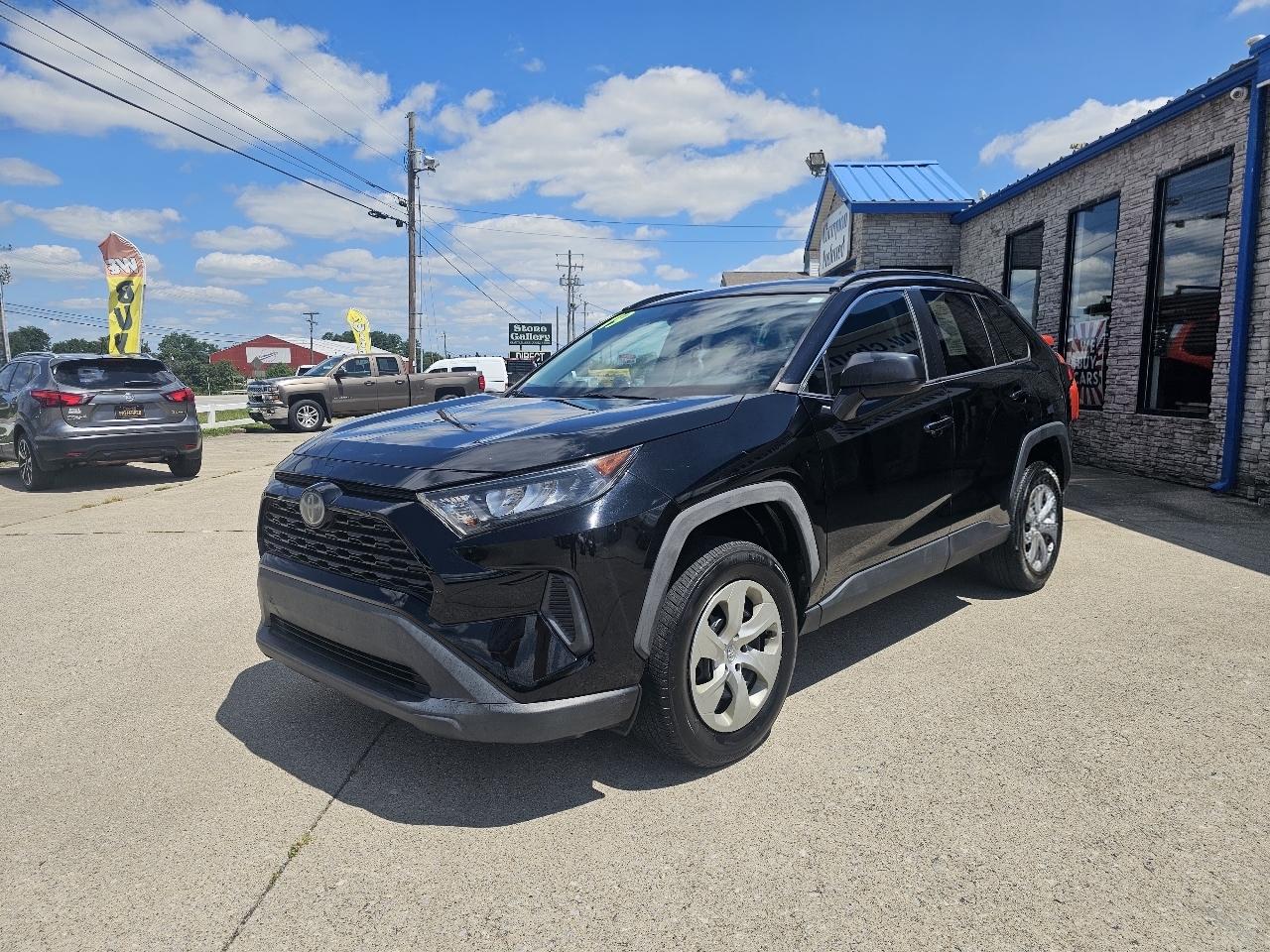 Toyota RAV4 LE AWD (Natl) 2019