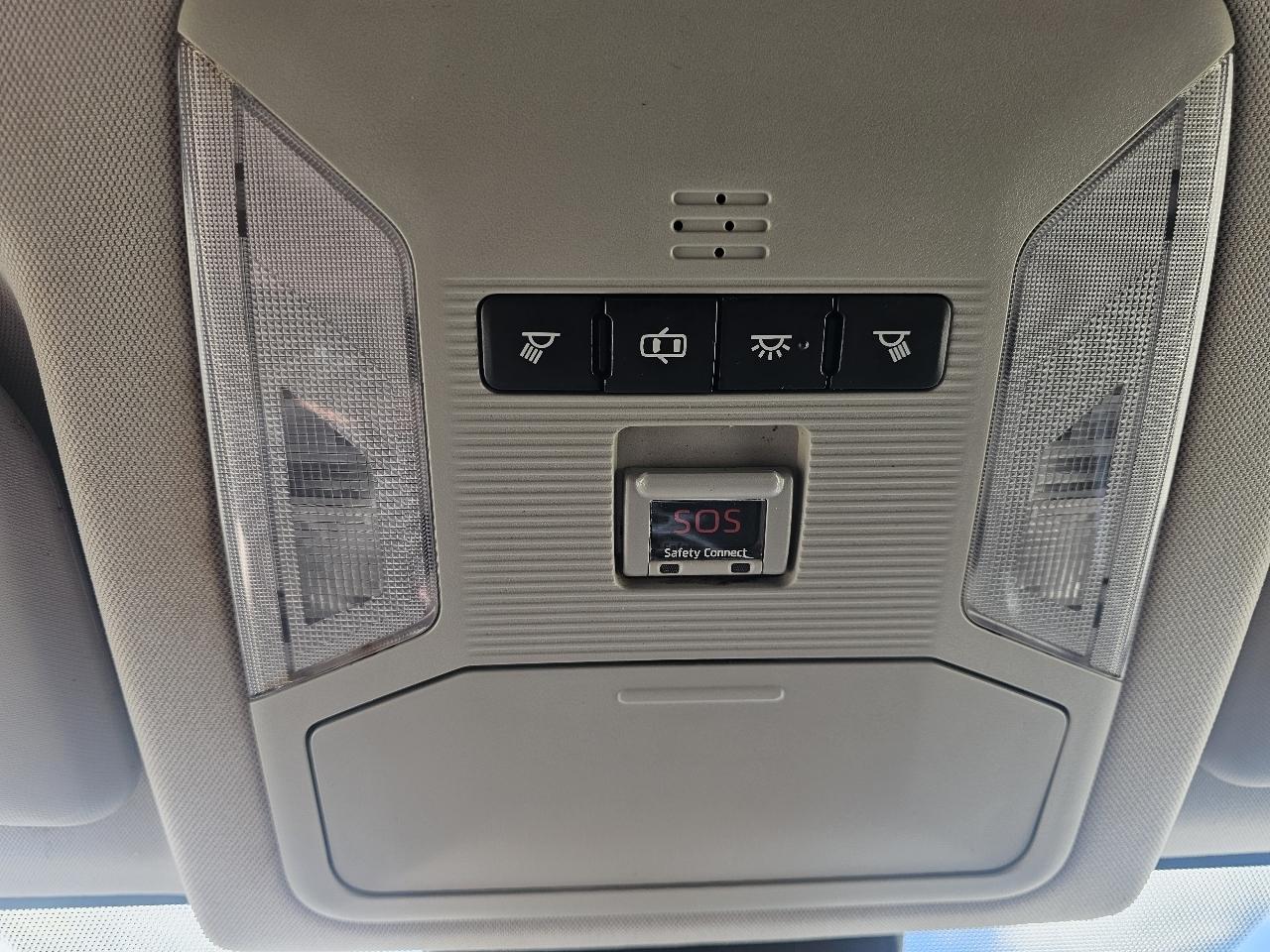 Toyota RAV4 LE AWD (Natl) 2019